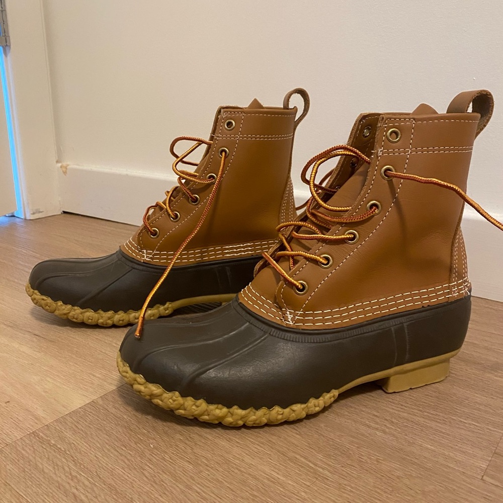 LL Bean women’s bean boots, size 8